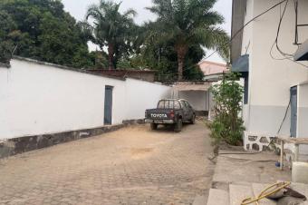 Villa  Kinsuka Pcheur 25 sur 30m 500.000